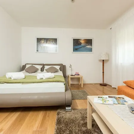 Nonci Apartment Seliste Dreznicko Exterior photo