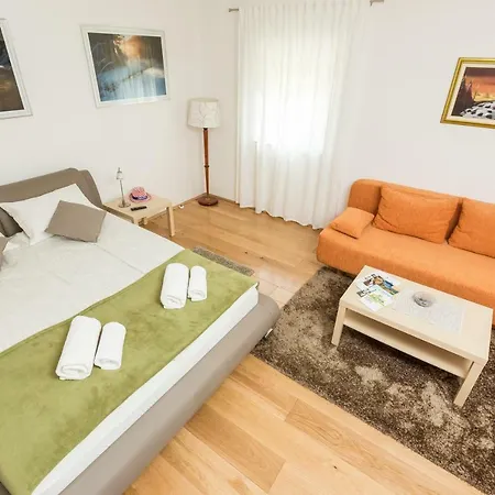 Nonci Apartment Seliste Dreznicko Exterior photo
